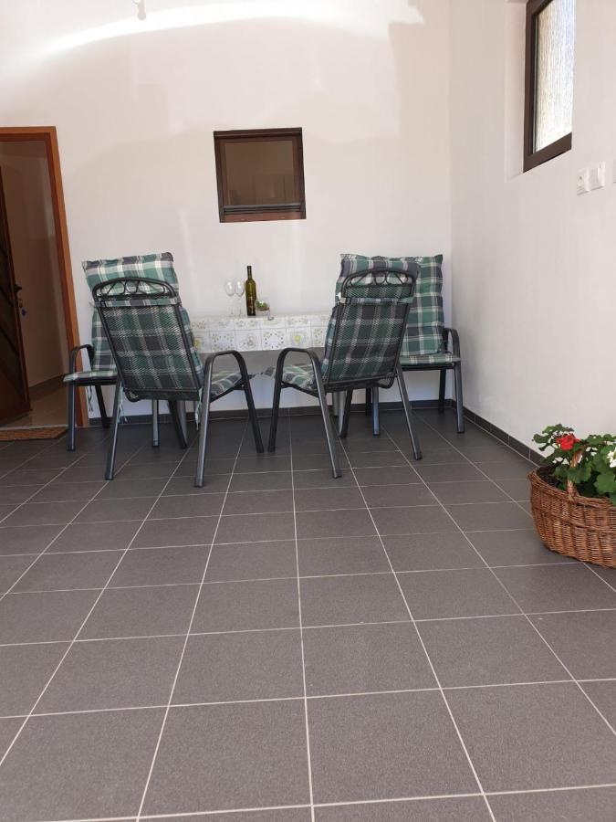 Vito Apartment Starigrad Paklenica Bagian luar foto